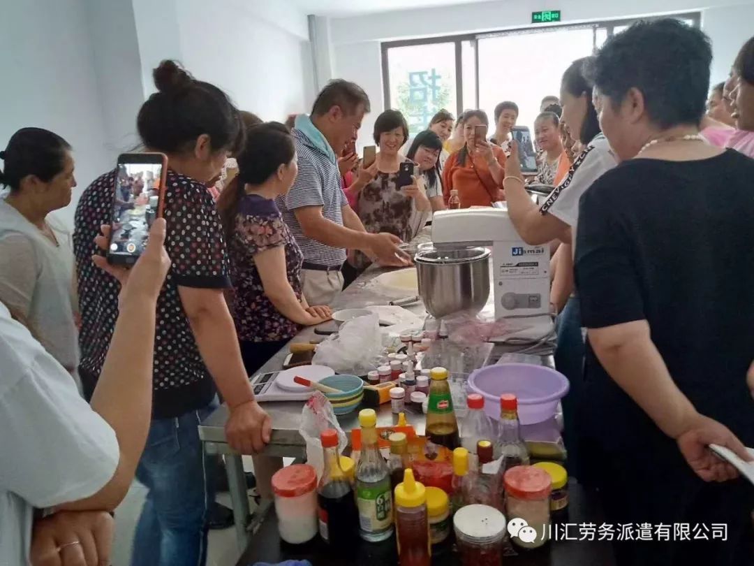 京蒙帮扶传技艺，技能培训促就业——翁旗万达职校中西式面点培训班正式开班